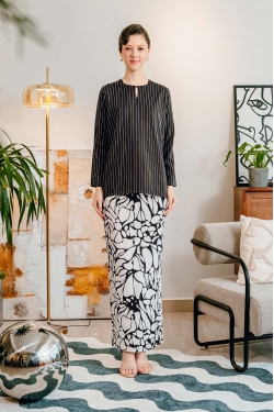 TUSCA x ELLE & TOTS WOMEN: Emma Kurung Kedah in Black